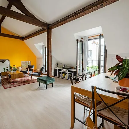 Charming Close To Republique *